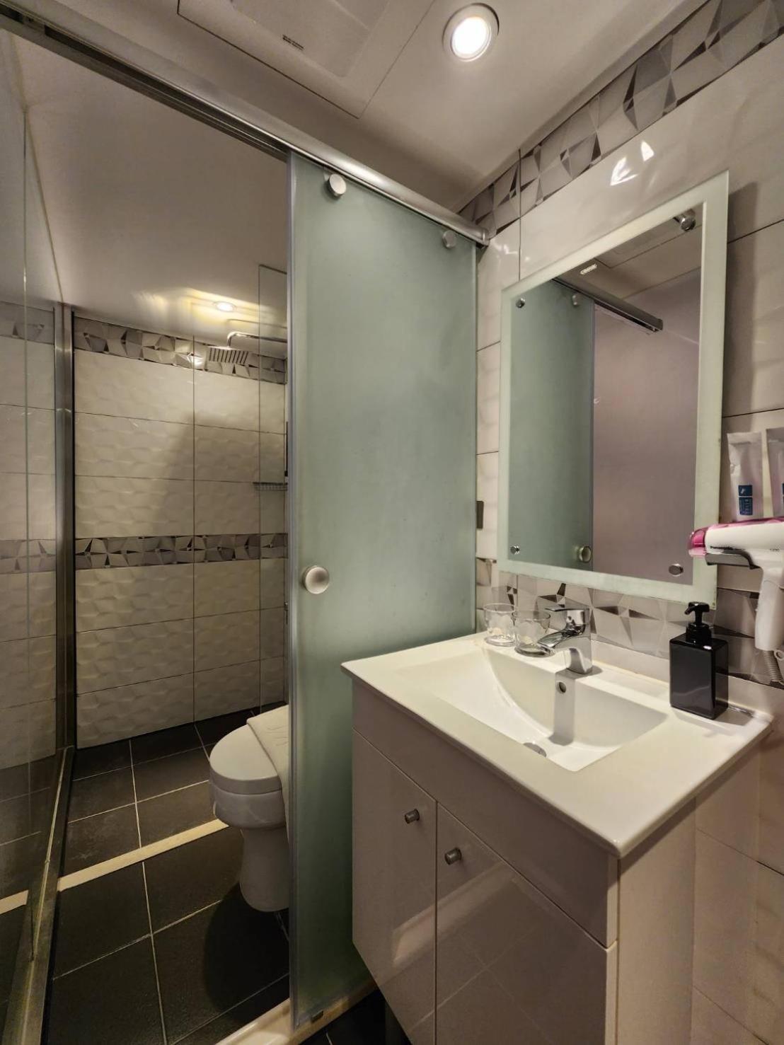 Fun Stay Inn Ximen Taipei Exterior foto